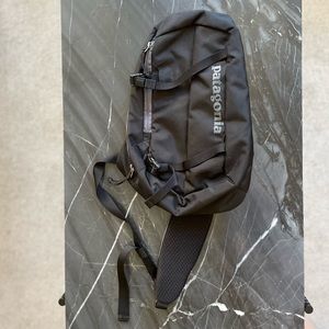Patagonia-8L-Atom-Sling-Bag  Backpack | Black | Unisex